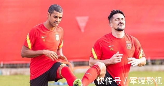 中国男足|詹俊,你看到日本球员对阿兰,洛国富他们的蔑视了吗