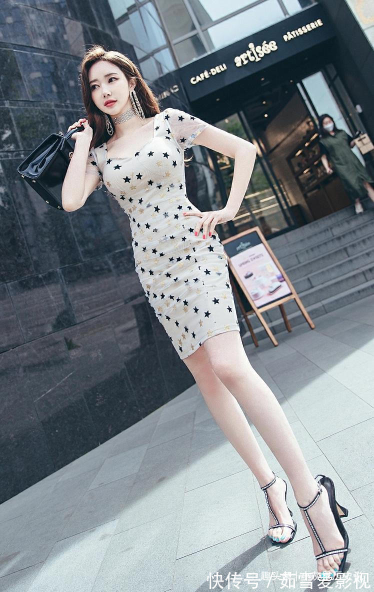 着装 杏色的着装穿搭,黑色五角星的设计,看起来更加美丽