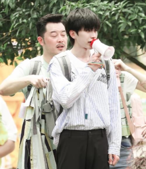 《奔跑吧9》定档4.23，沙溢藏的秘密被坤坤挖出，种菜得菜太秀了