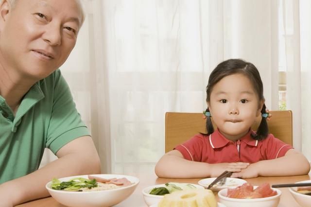 肉泥|孩子多大时候能“吃肉”很多宝妈都搞错了时间,1岁再喂就晚了