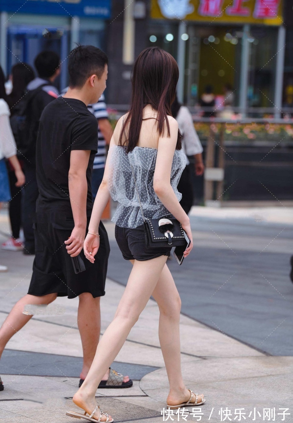 玄色|怎么会有这么清新脱俗的美女，好想给她买杯奶茶，带回家，有面子