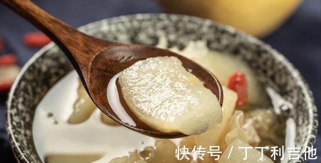 银耳|春季干燥易上火,推荐多喝这碗汤,营养滋润,软糯黏稠,老少皆宜