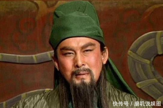 自居|关羽常以汉寿亭侯自居,兄弟背后竟有隐情?桃园结义不如忠君之事