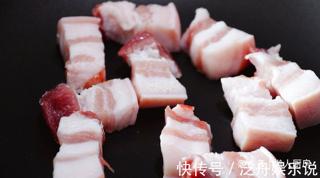 五花肉|红烧肉有人过油有人过水，大厨教您正确做法，肥而不腻香甜弹牙