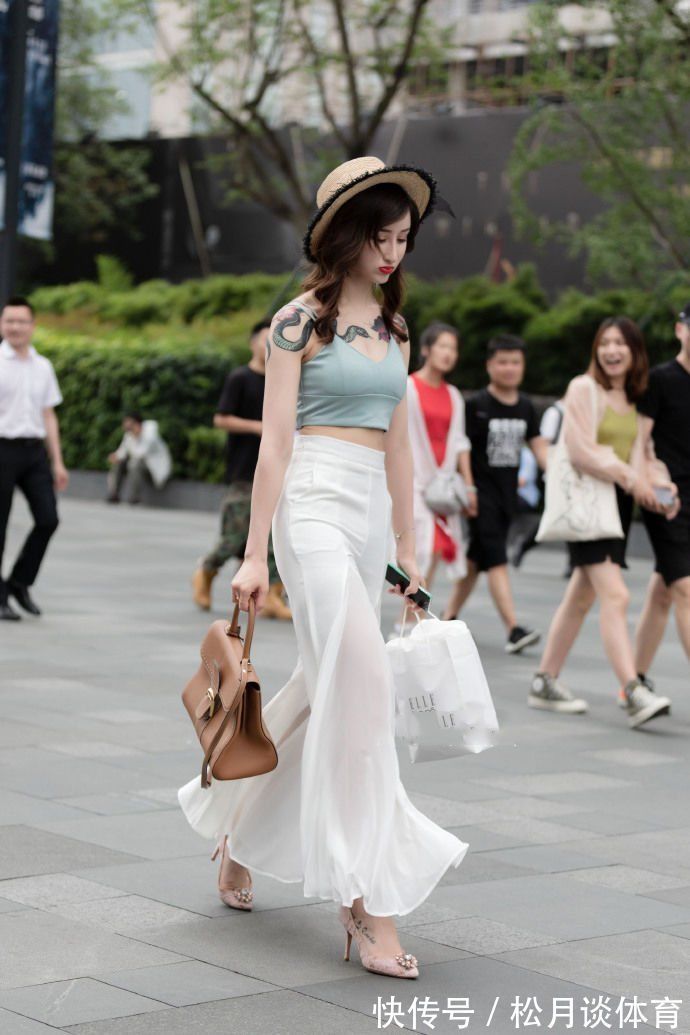 穿搭","m":"b276f1c8422cda41ebd41b2b724d8623f5db58a7","nlabel":"stat_3140018971:zm.news.so.com:5pil5qKF56S+5Lya,pageType_zmt,glevel_3","ntag":"tfashion;sfashion_时尚;kfashion_1:穿搭;kfashion_1:包臀裙;call_P:全类:时尚:美女