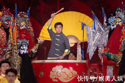 周深|央視國慶晚會8大看點：胡歌一人分飾五角，老藝術家的云端合唱