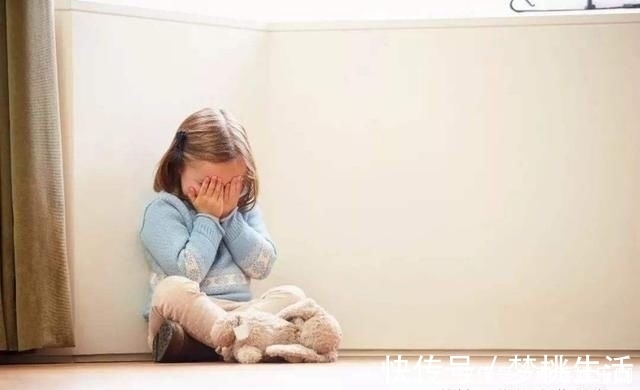 朋友圈|“后悔让女儿跟我姓”,二胎宝妈发朋友圈哭诉,原因引过来人共鸣