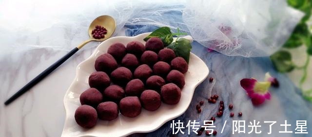懒人红豆沙，一个电饭煲就能搞定，软糯清甜，没有添加更健康！