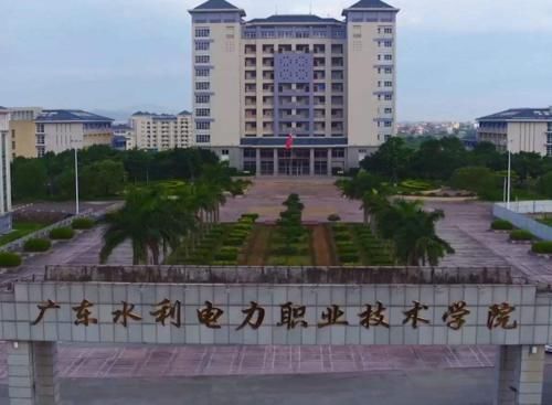 专科中的王牌大学，雄踞大都市，就业不输本科，还受事业单位欢迎