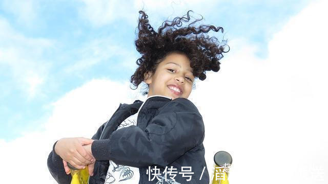 口腔|六岁孩子喜欢喝以下这个，牙齿要掉光，检查结果牙龈癌晚期