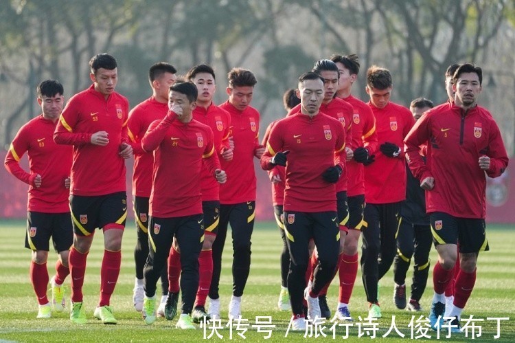 国家队|下午2点!足协官宣重要决定,中国男足终于想通了,李霄鹏见证