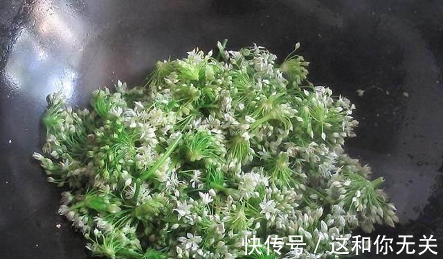 鸡蛋|此花别再扔了, 和鸡蛋一炒, 就是饭店一道香喷喷的菜肴美味!