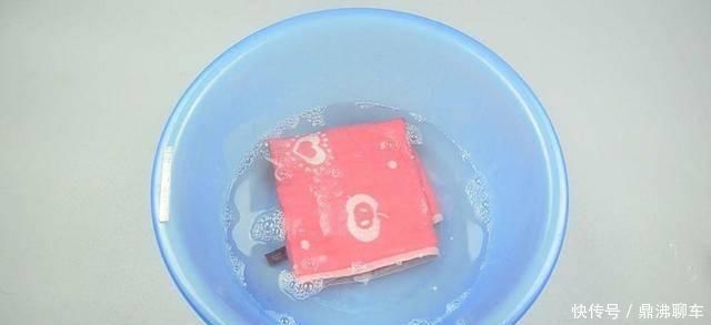 毛巾脏了，别拿肥皂洗，教你一招洗完都能洁白如新，省力又省心