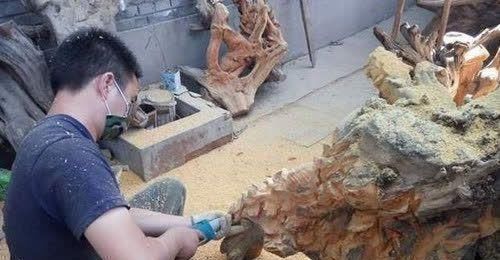 匠人$一匠人雕15米30吨重“雄狮”,称没1000万不卖,今宝物变“废品”