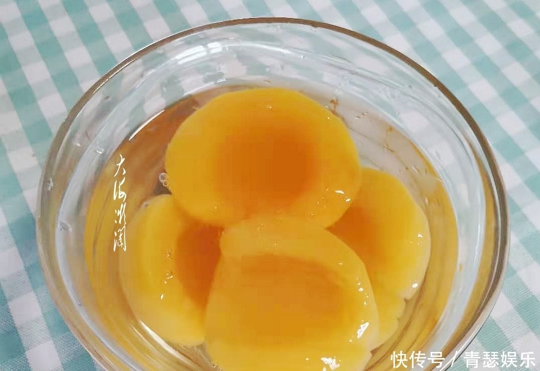 晒姐家年夜饭,十全十美10道菜,外加4道素菜,看到最后我服了