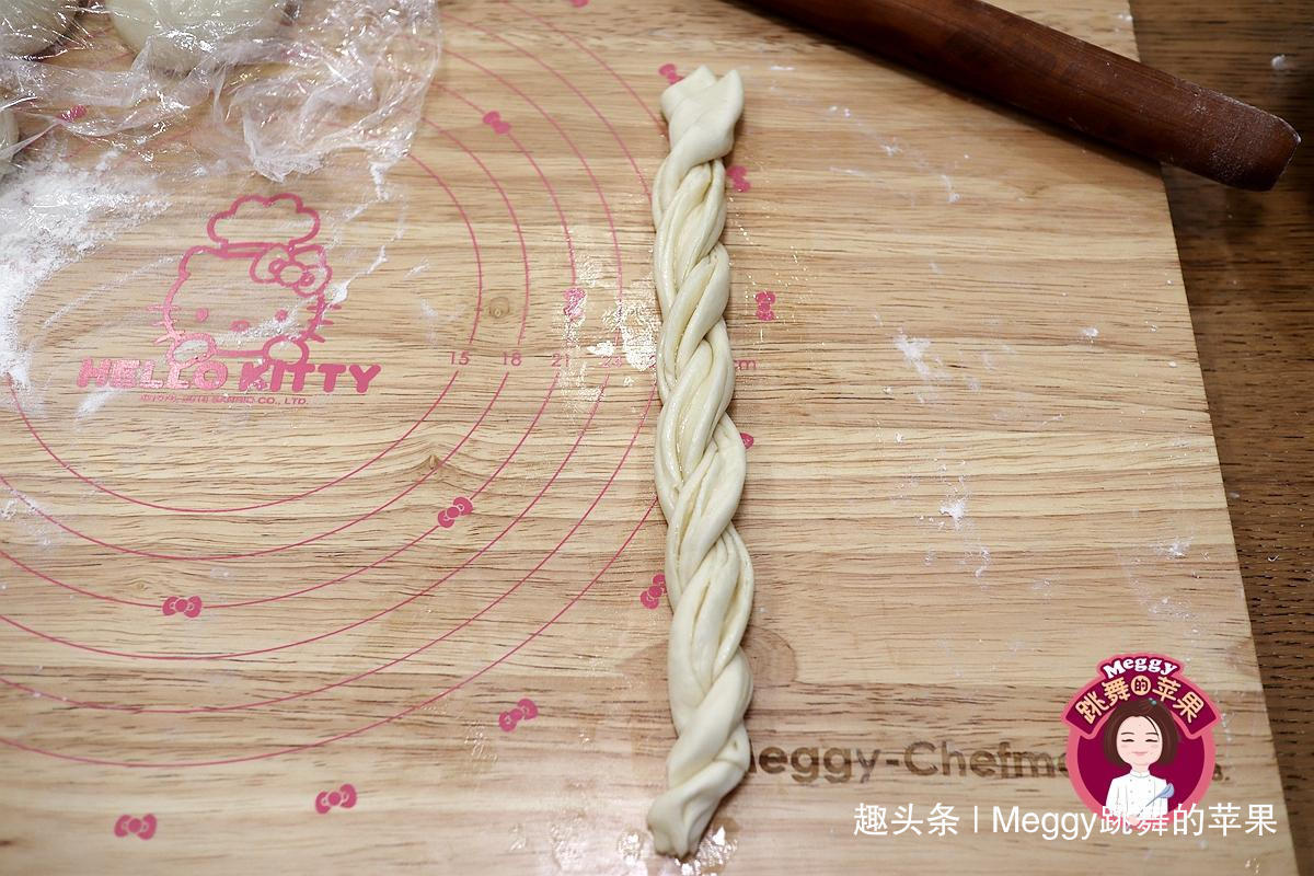 发面|教你做个绣球花卷,又白又嫩又暄软,发面多加一料,面团高又白
