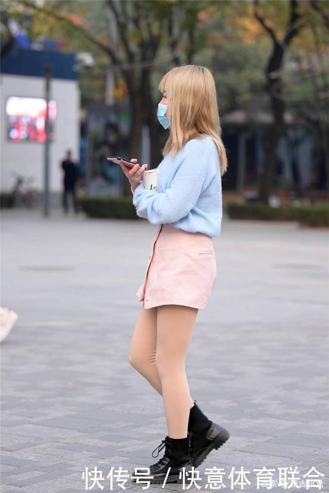 平底的马丁靴,年轻的时尚姑娘穿得多,系带和拉链款式都很正