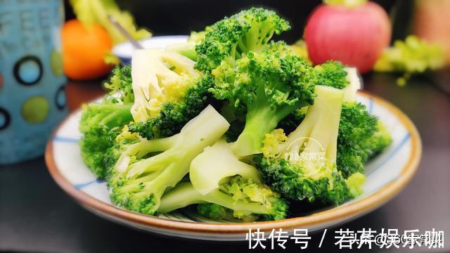 绿菜花|蒜蓉西蓝花的家常做法，清脆爽口又营养，孩子最爱吃