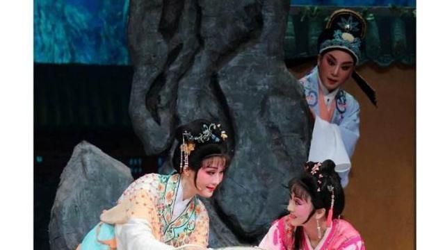 嵌名|嵌名对联也能玩出花来,不愧是才子手笔,让对联高手也要汗颜