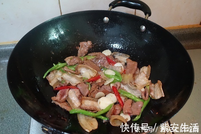 大厨|不管炒啥肉,不能直接下锅!大厨:记住3点,肉软嫩入味,不粘锅