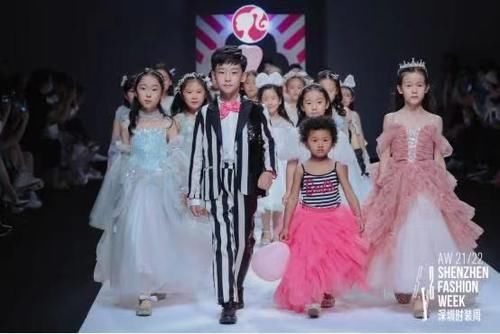 2021AW深圳时装周PureShare芭比首次碰撞，揭秘《梦境》奇妙之旅
