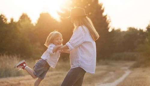 精神滋养，才是给孩子最好的教育，父母务必记住3点