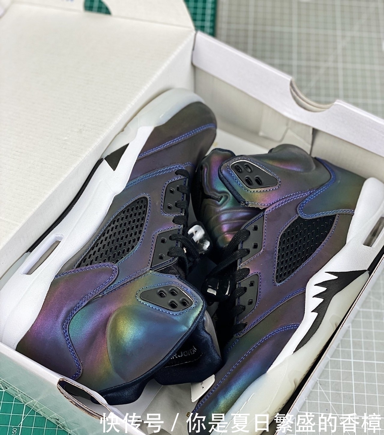 变色龙|白天普普通通,晚上惊艳四座AirJordan5反光变色龙开箱测评