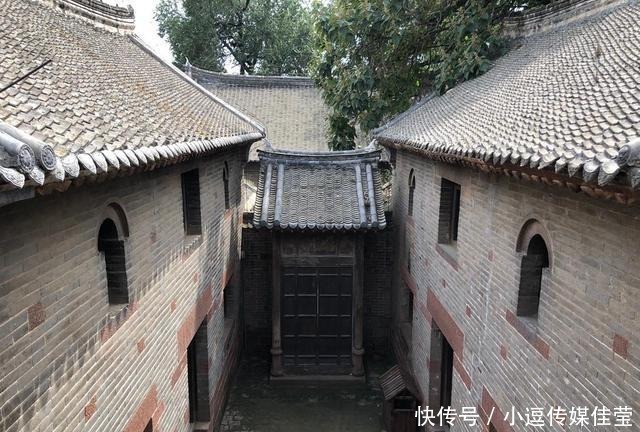 物是人非|洼地里的红石寨,158年以来从未被外敌攻破,如今却物是人非