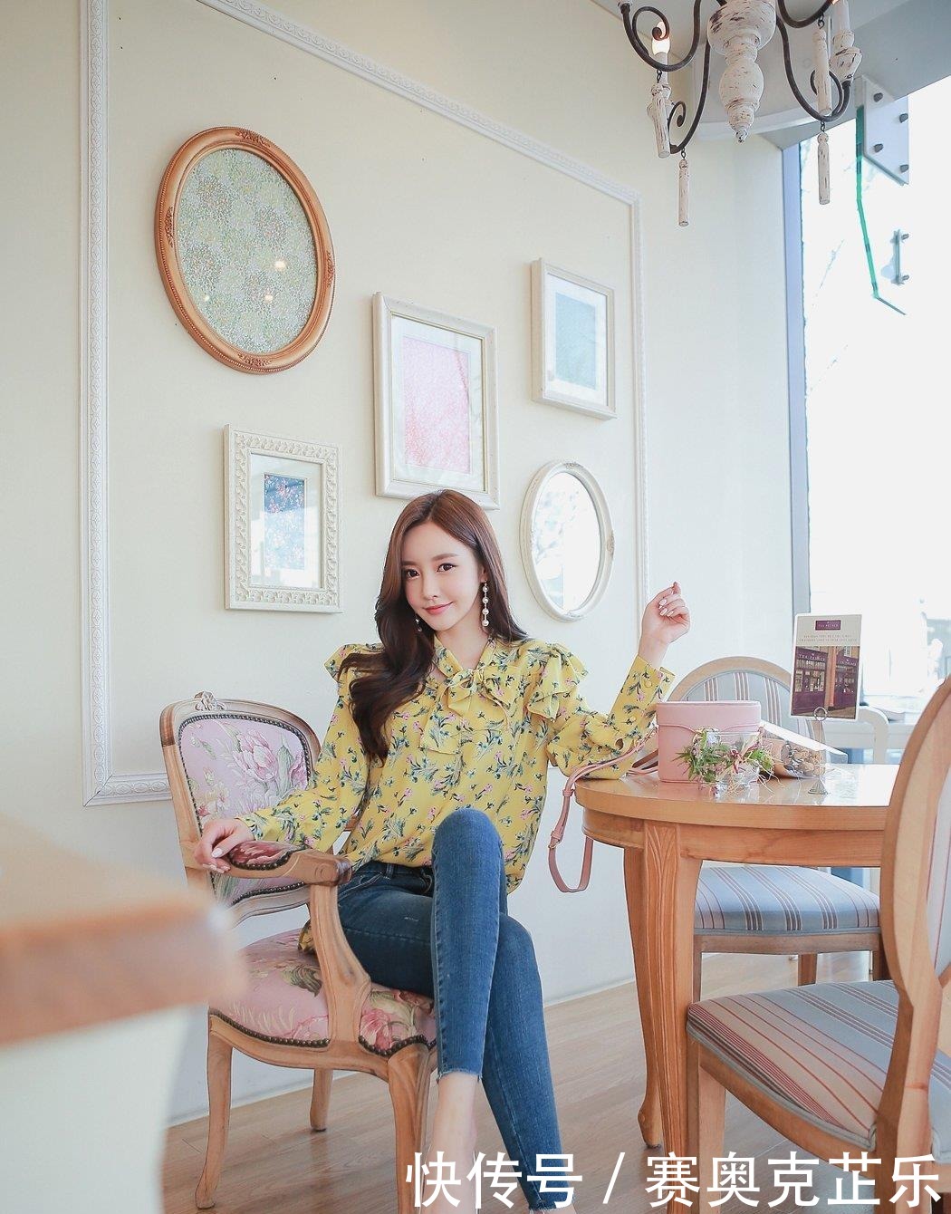 玻彩|孙允珠:春熙芊柳珐琅玻彩褶皱碎花衫!