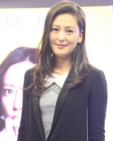 节目上做“情感专家”的黄澜，私下却和丈夫离婚，网友：太可笑