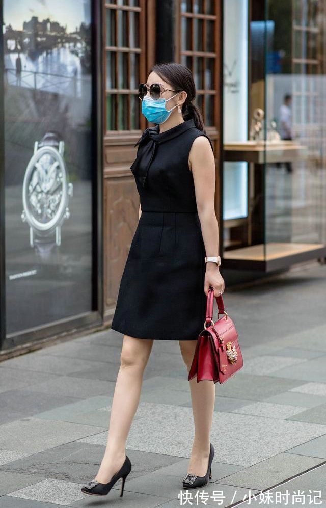 大长腿|街拍:尖头细跟鞋搭配连衣裙,绽放出优雅的姿态