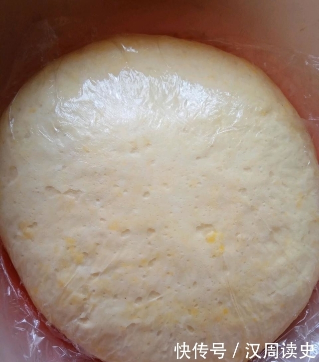 手把手教你做炸油条,做法简单零失误,金黄酥脆全家抢着吃!