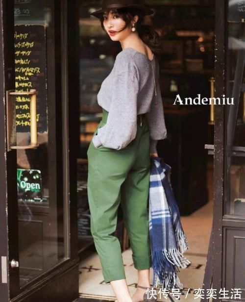 珍珠项链|讲真，穿灰色就服这些50＋女人！她们的灰色穿搭，越看越有气质