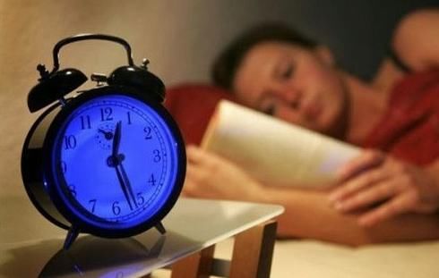 食物|经常失眠的人,知道什么是失眠吗?无需惊慌,纯天然食物助你睡眠