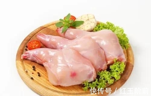 补充营养|为什么摔了一跤就骨折？建议：50岁后4种肉要舍得吃，或养好骨骼