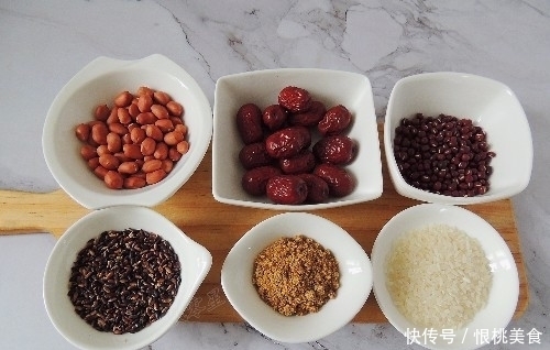 女人气血差要常喝一碗粥，食材普通，做法简单，补血养颜不发胖