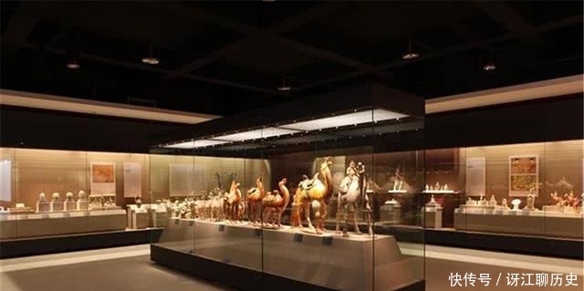 老人|老人上交国宝要800万被拒,专家:最多给2万,3年后卖出1800万