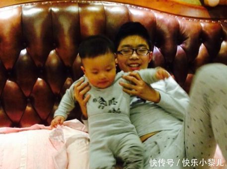 兄弟俩|为27岁儿子生弟弟,宝妈高龄生产引争议:等两年抱孙子不好吗?