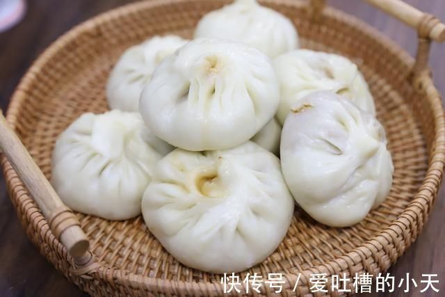 包子|皮薄馅大还流油的肉包子，连吃三个都不够，做法简单一定要学