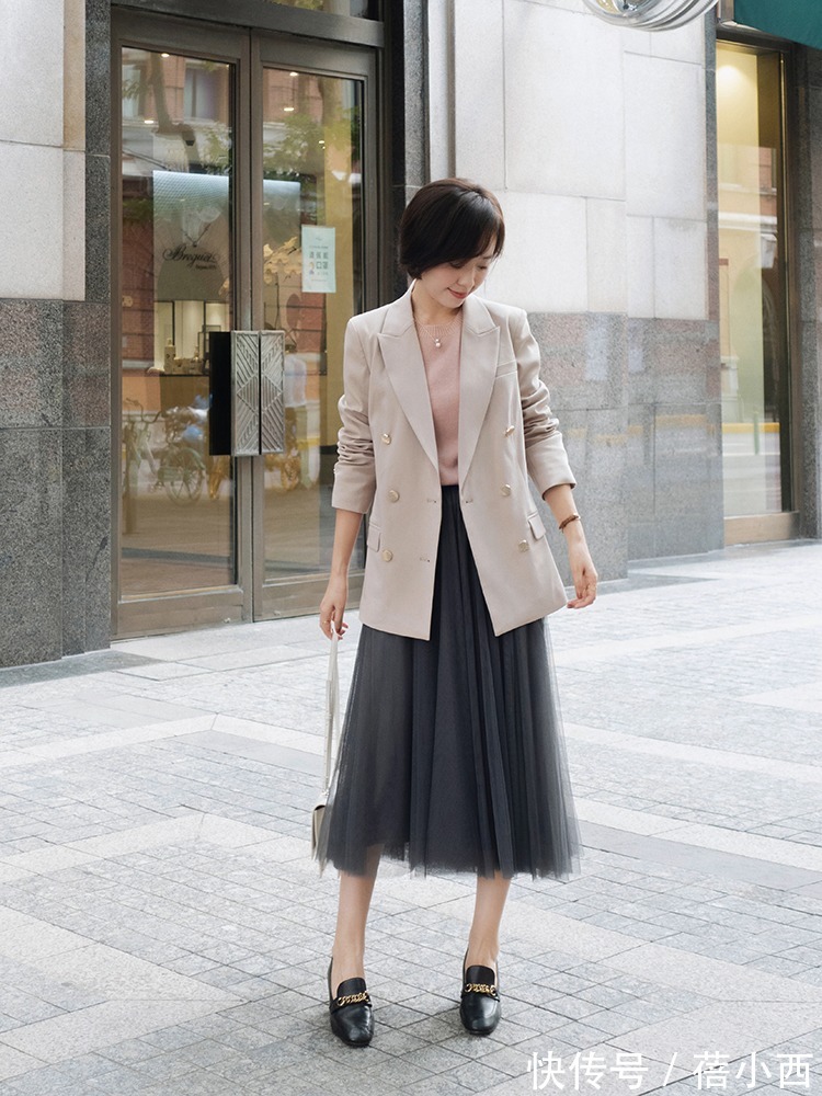 粗跟靴|鞋子选对不选贵,这3双:粗跟靴、乐福鞋、尖头鞋,配大衣很时髦
