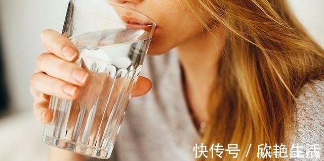 孕期|孕期喝水有讲究,喝对了,不仅有利于胎儿发育,还可以让羊水清澈
