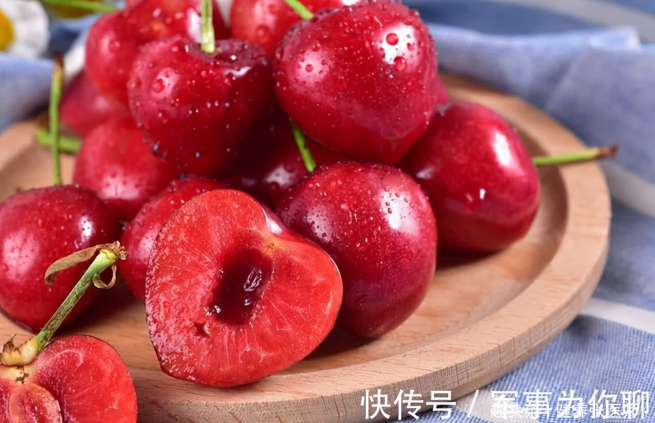 张医师|女性不想变老,常食3种食物,排出毒素,净化血液,促进美容养颜