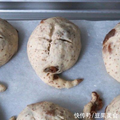吴宝春|无限次回做的软欧「桂圆全麦面包」