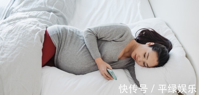 脐带|“哪种睡姿对胎儿发育好”真有讲究,孕妈别不把睡觉当回事,收藏