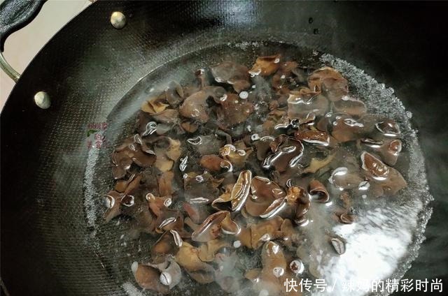 甜润|冬后,抓紧吃这碱性菜,甜润脆爽低脂饱腹,3元一斤,比莲藕好吃