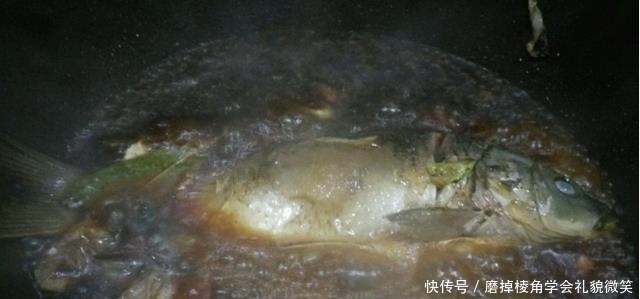春节过后,美食继续吃起来,济宁特色香辣鲤鱼少不了,香辣可口