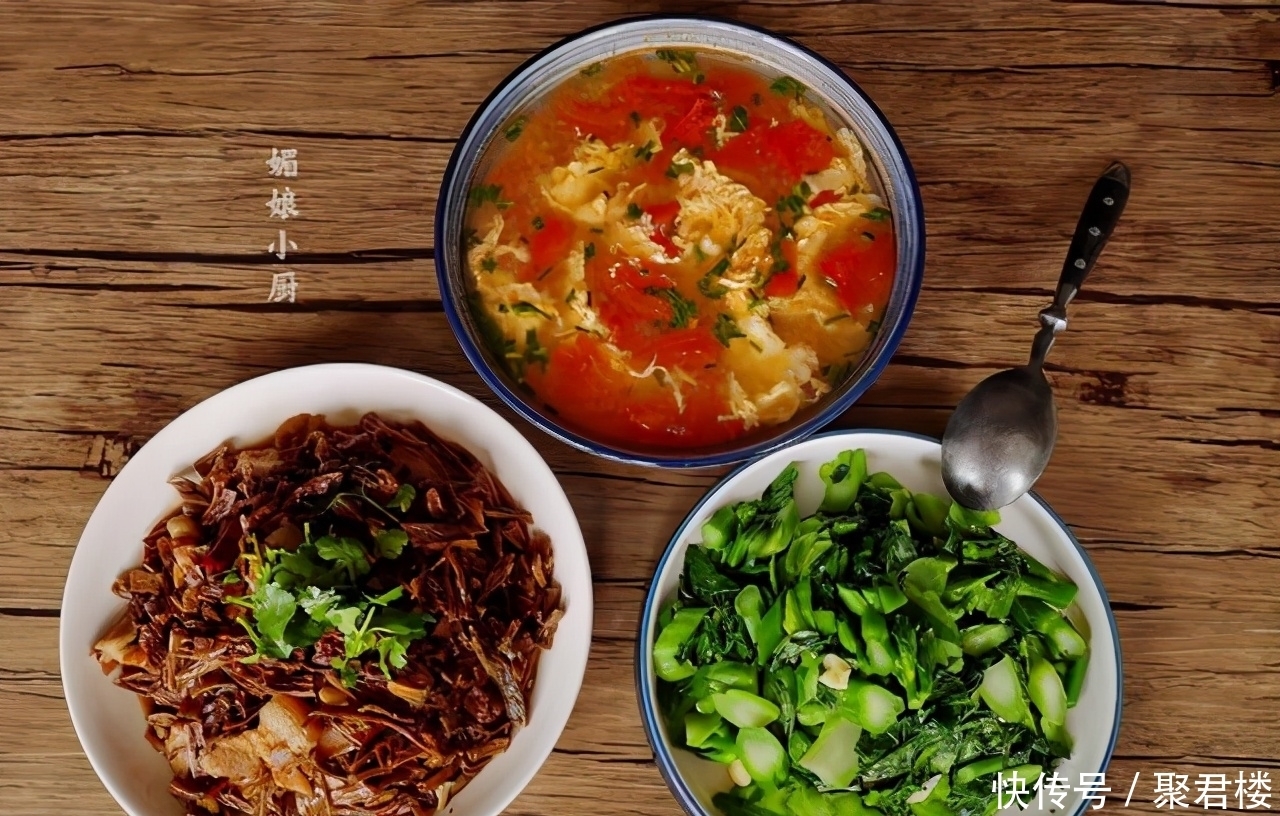 日常午餐2菜1汤,在都市里做的农家菜,有老家味又省钱