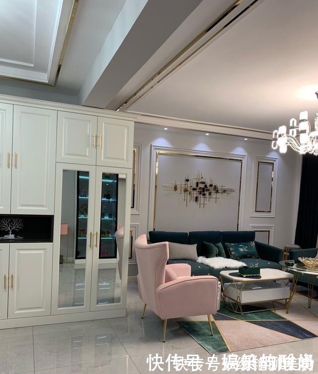 背景墙|看她家装修，比样板房还漂亮，电视墙特别实用，值得做参考！晒晒！