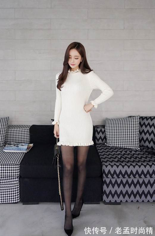 黑色|我们走在自己的心路上,白色毛衣裙搭配黑色高跟