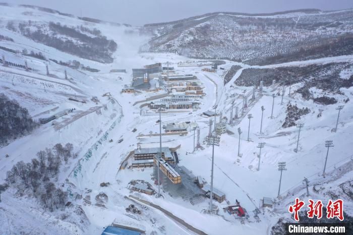 冲浪运动|“最年轻”的滑雪竞技项目原来和冲浪有关？